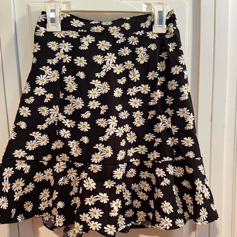 Black Skort